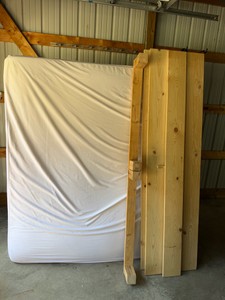 platform pieces and middle brace and king size mattress