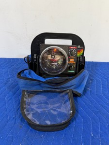 Vexilar FL-8 SE Fish Finder with Case