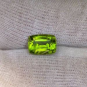4.18 Carats Natural Peridot (Cushion Cut)