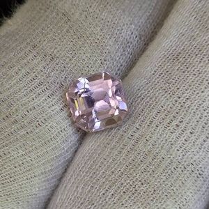 3.80 Carat Natural Kunzite - Bubblegum Pink