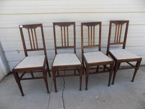 Vintage Oak Chairs   4 count
