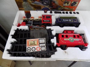 Santa Fe Train Set   Lionel Trains  In Box