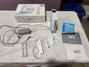 Nintendo Wii Console & Accessories