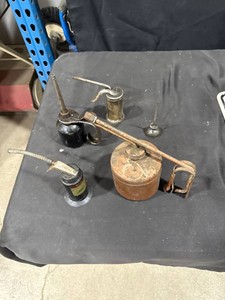 Vintage Metal Oil Cans Lot