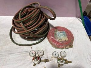 Welding Regulators and Hoses