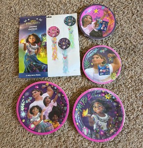 Encanto Party Pack - 16 - 9 plates  16 - 7 plates and 3 Paper Lanterns