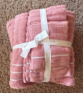 Pink Towel Set, Six Towels Total, 2 Bath Towels, Two Hand Towels and Two Washcloths