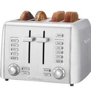 Cuisinart Custom Select 4-slice Toaster RETAIL $60.00 (Small Dent on Right Side)
