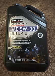 Kirkland Full Synthetic Hile Mileage SAE 5W-30 Motor Oil