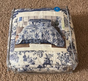 Toule Garden Reversible Bedspread King Sized Laurel Manor Fine Linens