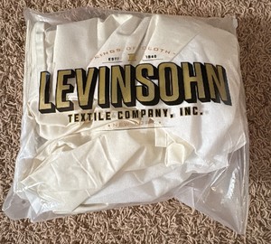 Levinsohn Textile Company Bedskirt, Doesnt Say Size, Ivory Color, Comes in Original Packaging