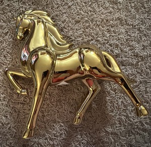 Gold Metal Decorative Horse Sculpture, Brand New, Artistic and Elegant