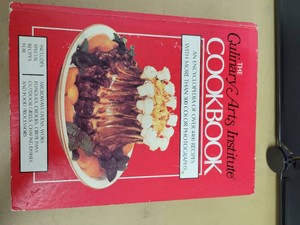 The Culinary Arts Institute Cookbook - Hardcover - Encyclopedia of 4,400 Recipes, 500 Color Photos - Good