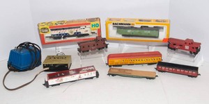 HO Model Trains & Transformers  Various Trains, Tyco & Lionel Power Packs