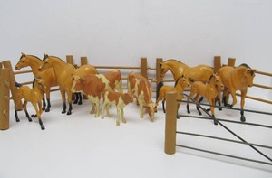 Lot of Vintage HARTLAND Toy Horses w Fences&nbsp