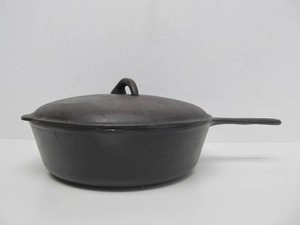 Old Vintage Cast Iron Skillet wLid