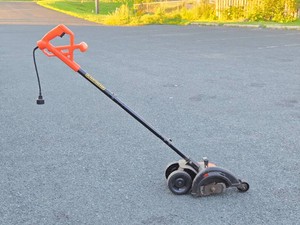 Working Black &amp Decker LE750 Landscape Edger
