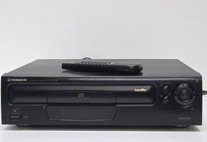 Working PIONEER Laser Disc Player Model CLD-S104 wRemote