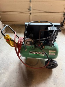 Air Compressor - Speedaire 4B227E 20 Gallon