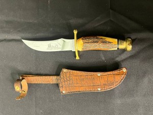 Fixed Blade Hunting Knife - Vintage Case XX Kodiak With Sheath