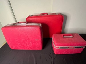 Vintage Train Cases Royal Traveller Luggage Set (Lot of 3)