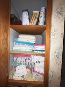 Linen Closet Contents Inc Twin Sheet Set Linen Mixed Lot - Casa Cristina, Sonoma & Assorted Towels
