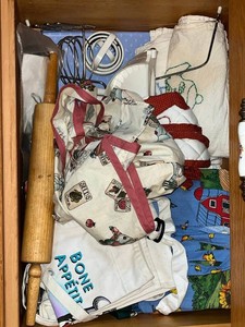 Kitchen Tools & Linens Mixed Lot - OXO Hand Mixer