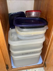 Food Storage Containers Mixed Plastic Containers & Lids