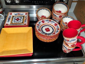 Italiano Dinnerware Set - Table Tops Gallery Italiano Hand Painted Ceramic Mixed Lot