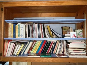 Cookbooks & Recipe Books Mixed Lot - Minnesota, Amish, Church & Bird Guides