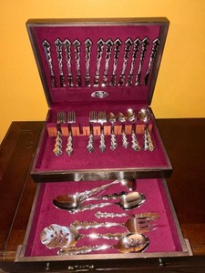 Flatware Set - Oneida Deluxe Stainless in Fitted Case