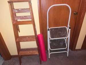 Folding Step Ladders & Yoga Mat Mixed Lot