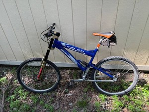 Mountain Bike - Schwinn Delta 88 26-Inch Full Suspension