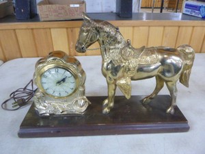 Vintage United Mantel Clock