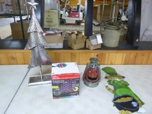 Holiday Dcor Items