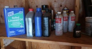 ASSORTMENT OF OILS AND CLEANERS