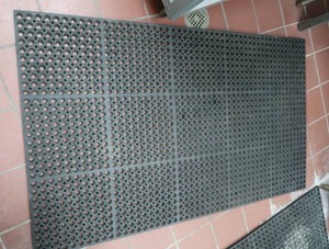 COMMERCIAL NO-SLIP MATT