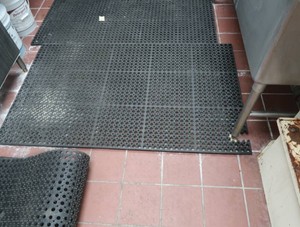 COMMERCIAL NO-SLIP MATT