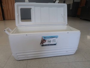 BIG IGLOO COOLER