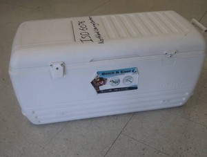 BIG IGLOO COOLER