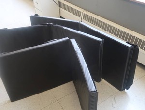 3 FOLDABLE BLACK SOFT MATS