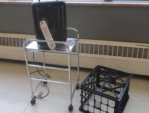 COMFORT ZONE HEATER WITH FAN  METAL CART