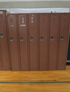 6 RED CONNECTED LOCKERS