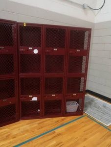 6 DOOR RED CONNECTED LOCKERS