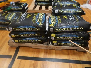 6 POWERTHAW 50LB BAGS OF SALT