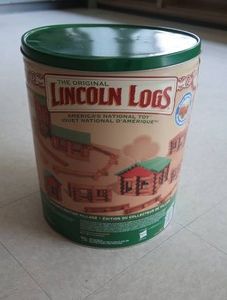 LINCOLN LOGS IN ORIGINAL LINCOLN LOGS TIN CONTAINER