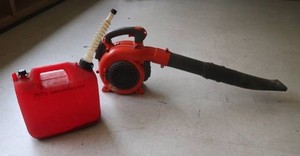 LEAF BLOWER AND GAS CAN