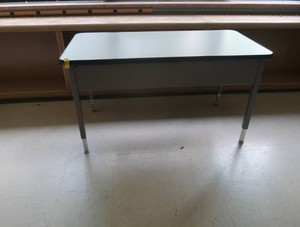 HEIGHT ADJUSTABLE TABLEDESK
