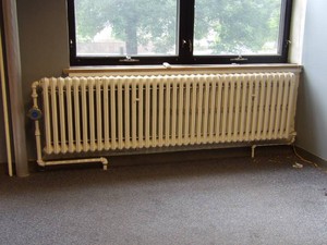 ANTIQUE DUNHAM LARGE RADIATOR