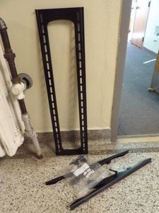 LARGE TV WALL MOUNT